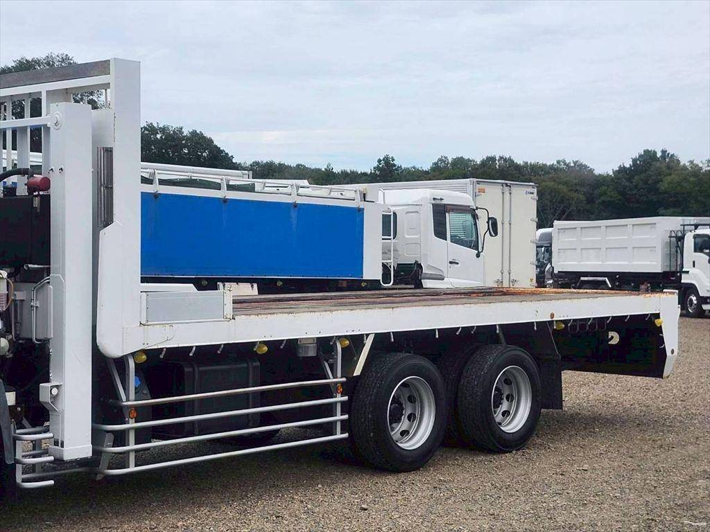 UDトラックスクオンセルフローダー大型（10t）[写真06]