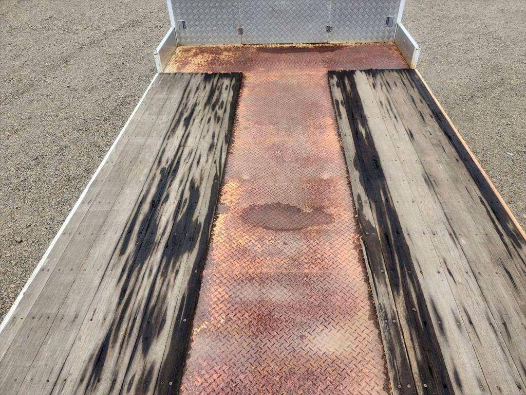 UDトラックスクオンセルフローダー大型（10t）[写真09]