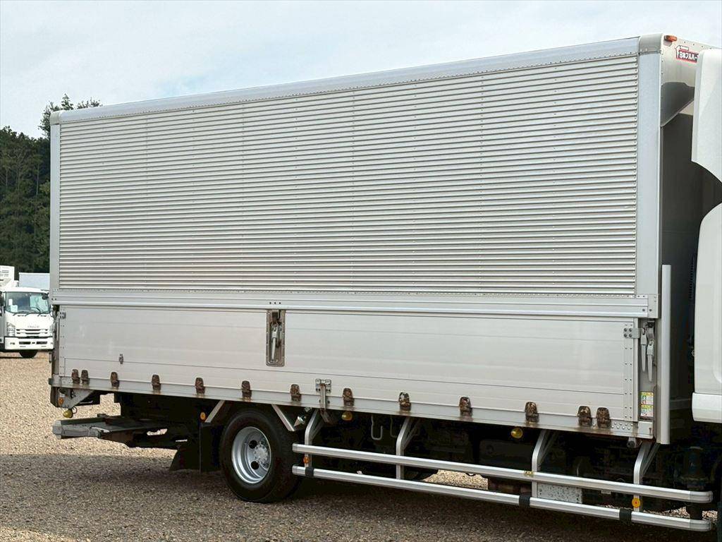 いすゞフォワードアルミウイング中型（4t）[写真05]