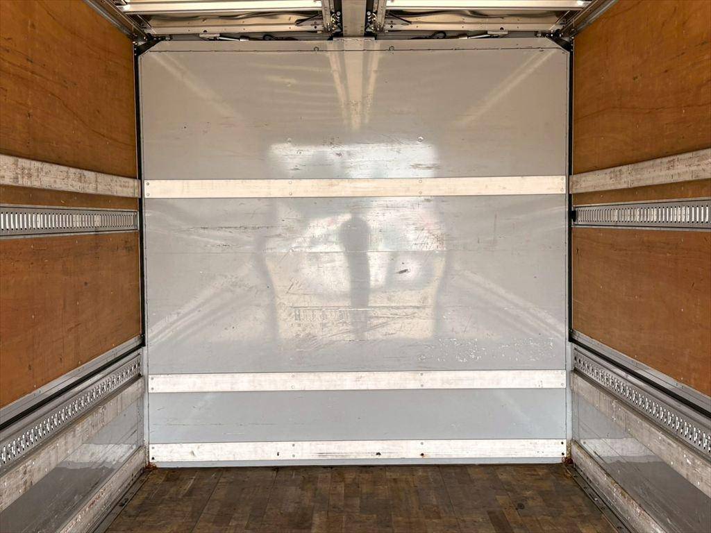 いすゞフォワードアルミウイング中型（4t）[写真07]