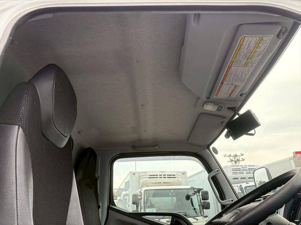 三菱ふそうキャンターアルミバン小型（2t・3t）[写真21]