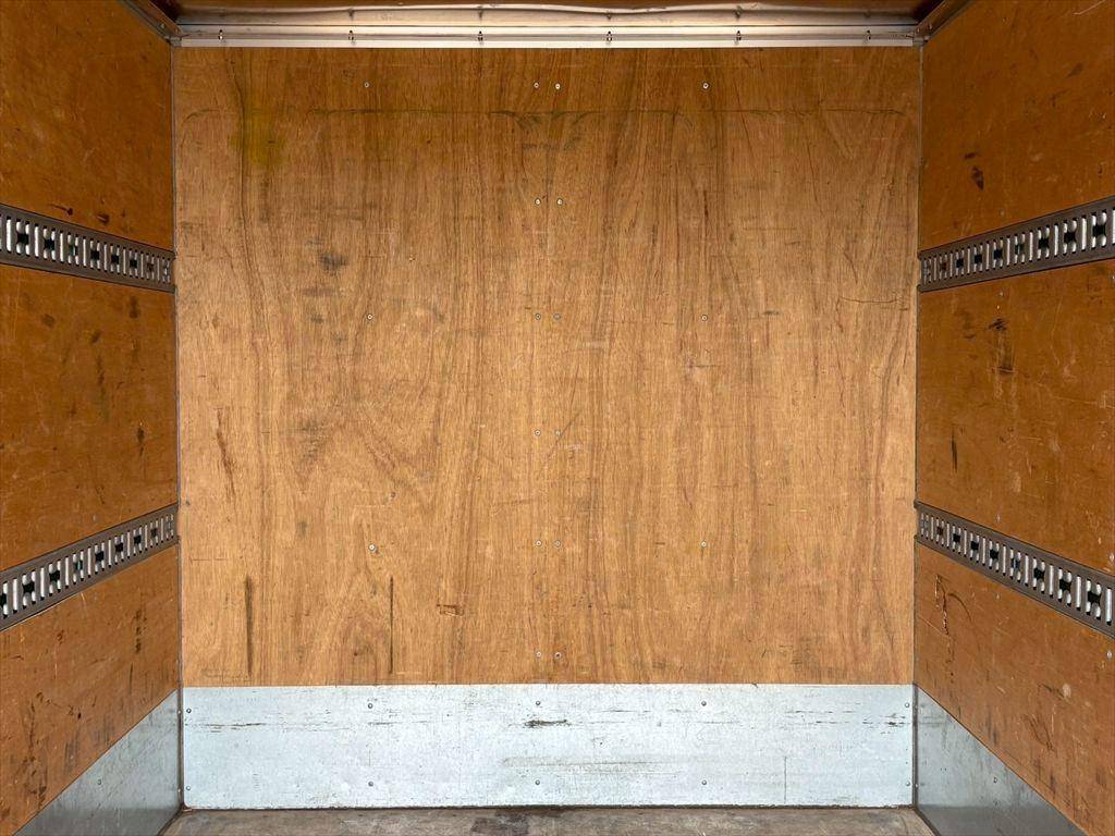 三菱ふそうキャンターアルミバン小型（2t・3t）[写真07]