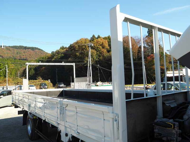 三菱ふそうファイター平ボディ中型（4t）[写真12]