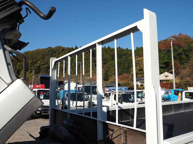 三菱ふそうファイター平ボディ中型（4t）[写真13]