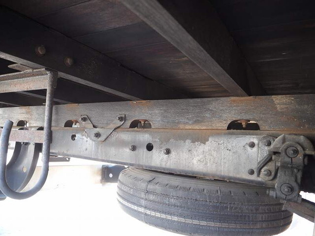 三菱ふそうファイター平ボディ中型（4t）[写真21]