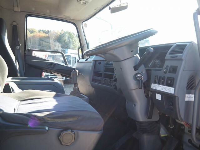 三菱ふそうファイター平ボディ中型（4t）[写真35]