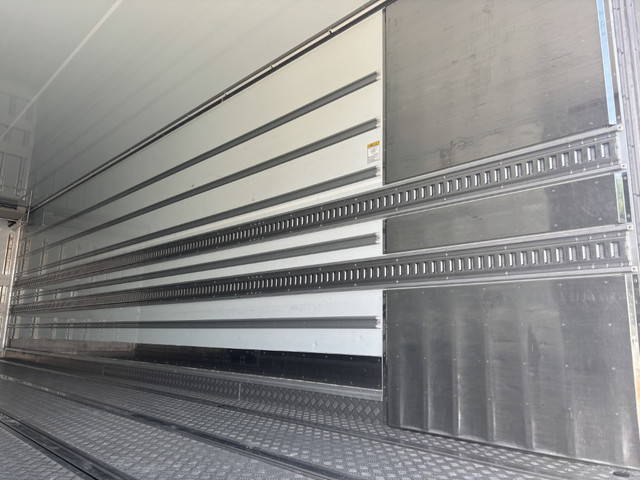 日野プロフィア冷凍車（冷蔵車）大型（10t）[写真11]