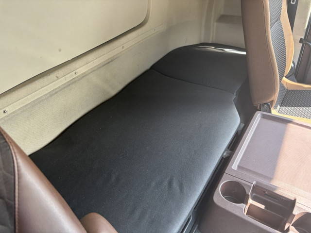 日野プロフィア冷凍車（冷蔵車）大型（10t）[写真24]