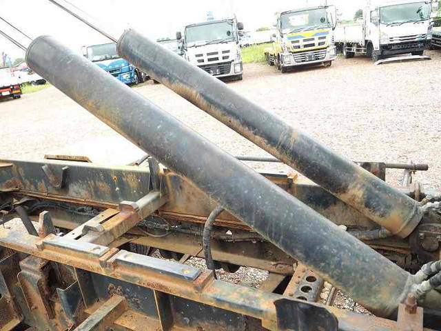 日野レンジャーコンテナ専用車増トン（6t・8t）[写真15]