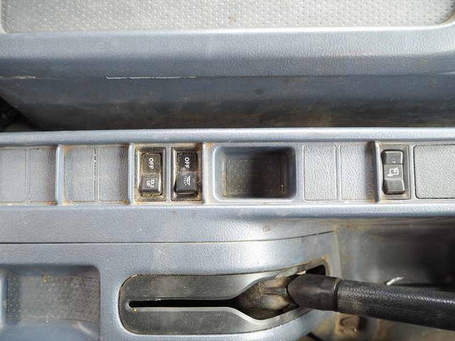 日野レンジャーコンテナ専用車増トン（6t・8t）[写真33]