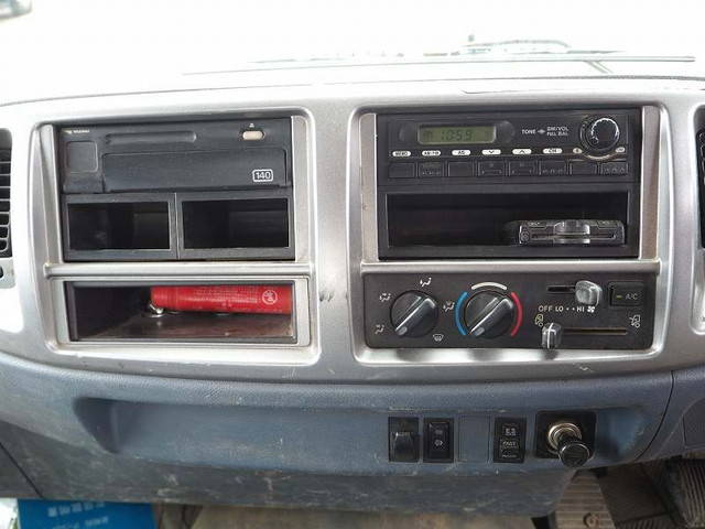 日野レンジャーコンテナ専用車増トン（6t・8t）[写真34]