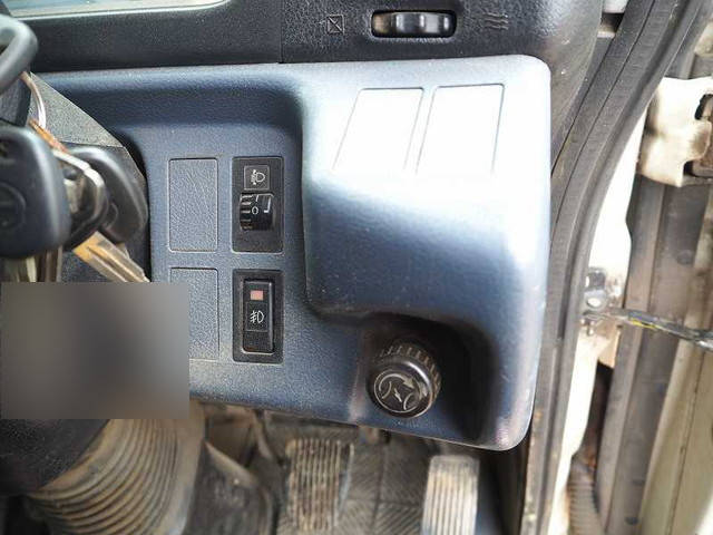 日野レンジャーコンテナ専用車増トン（6t・8t）[写真38]