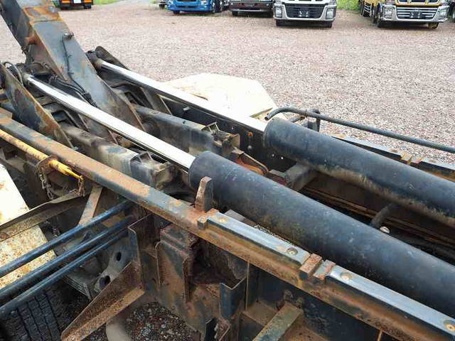 日野レンジャーコンテナ専用車増トン（6t・8t）[写真07]