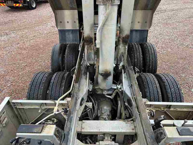 UDトラックスその他の車種ダンプ大型（10t）[写真25]