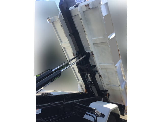 三菱ふそうファイターコンテナ専用車増トン（6t・8t）[写真10]