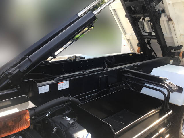 三菱ふそうファイターコンテナ専用車増トン（6t・8t）[写真28]