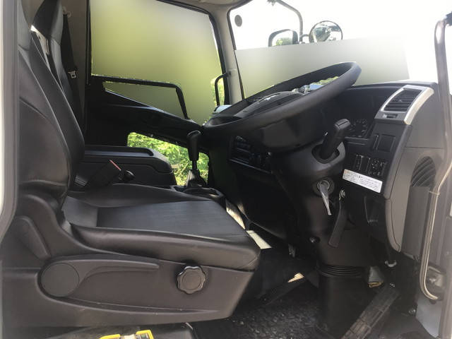 三菱ふそうファイターコンテナ専用車増トン（6t・8t）[写真35]