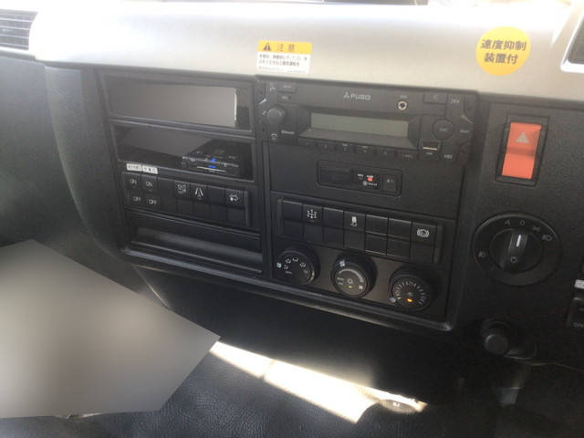 三菱ふそうファイターコンテナ専用車増トン（6t・8t）[写真38]