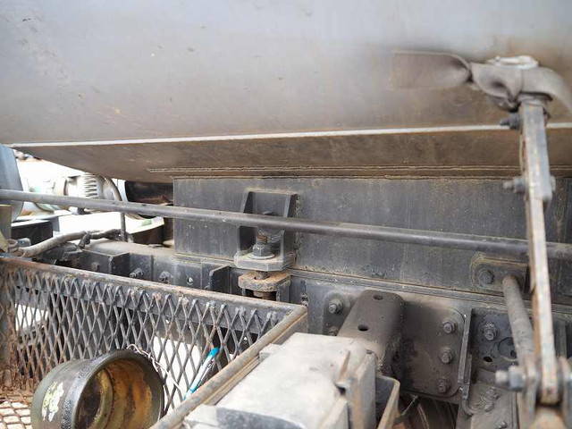 三菱ふそうキャンターバキュームカー小型（2t・3t）[写真18]