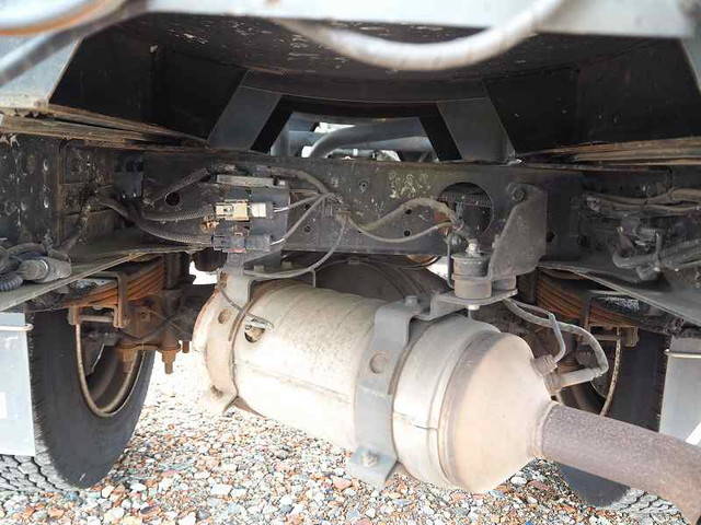 三菱ふそうキャンターバキュームカー小型（2t・3t）[写真24]