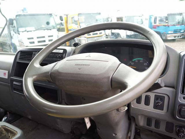 三菱ふそうファイターセルフクレーン5段中型（4t）[写真28]