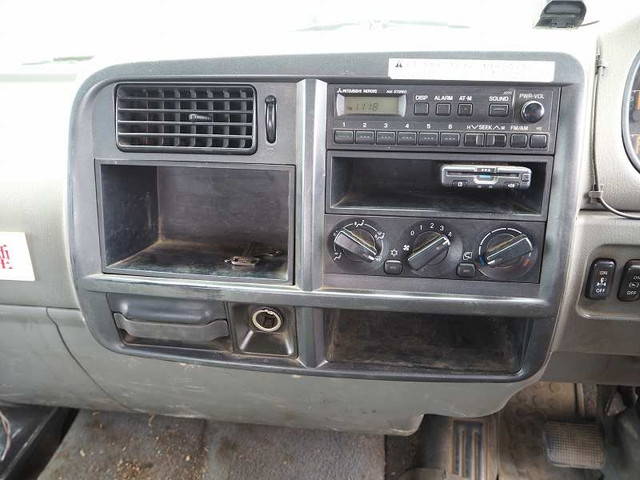 三菱ふそうファイターセルフクレーン5段中型（4t）[写真29]