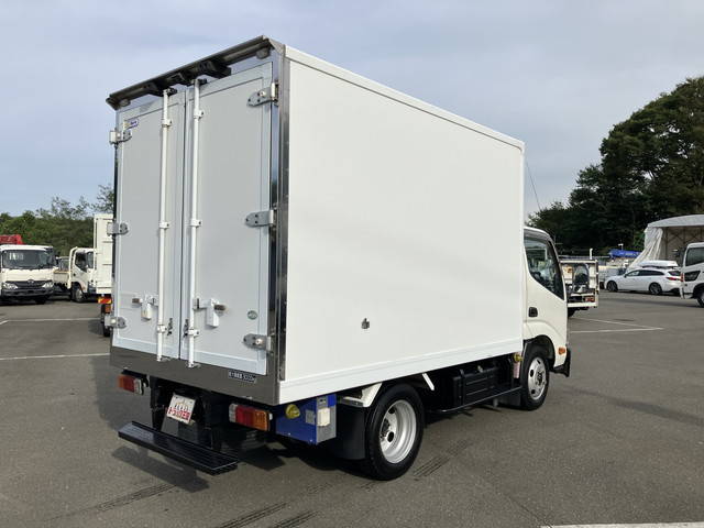 日野デュトロ冷凍車（冷蔵車）小型（2t・3t）[写真02]