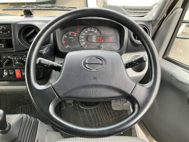 日野デュトロ冷凍車（冷蔵車）小型（2t・3t）[写真33]