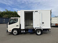 日野デュトロ冷凍車（冷蔵車）小型（2t・3t）[写真07]