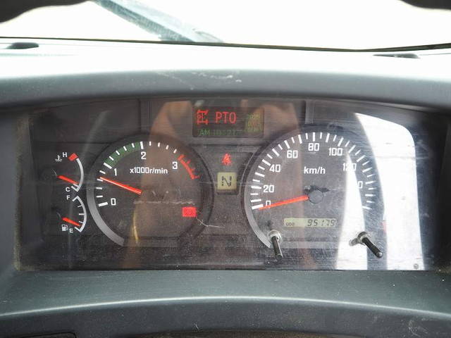 いすゞフォワードクレーン4段中型（4t）[写真40]