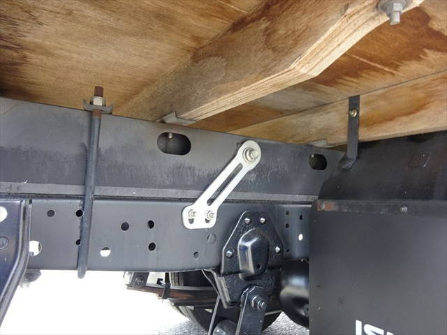 いすゞエルフ平ボディ小型（2t・3t）[写真08]