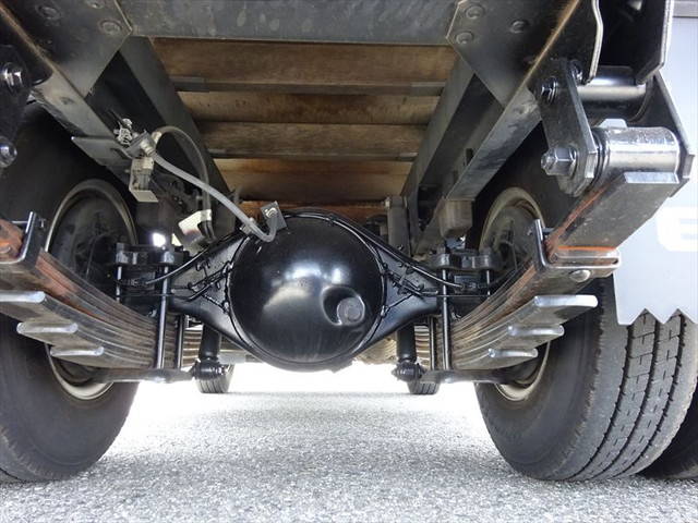 いすゞエルフ平ボディ小型（2t・3t）[写真09]