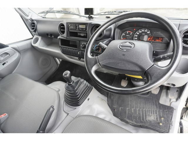 日野デュトロ平ボディ小型（2t・3t）[写真13]