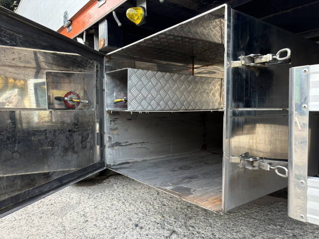 日野プロフィアアルミブロック大型（10t）[写真17]