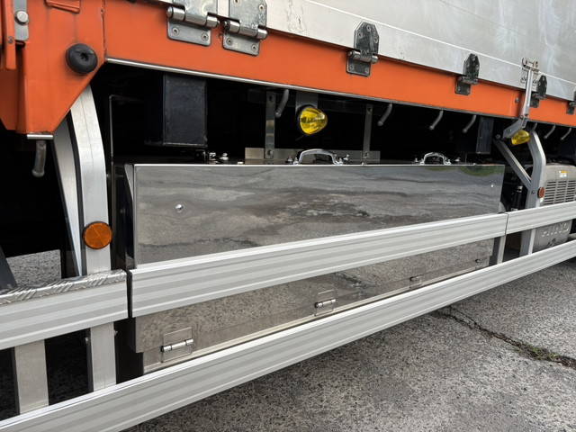 日野プロフィアアルミブロック大型（10t）[写真21]