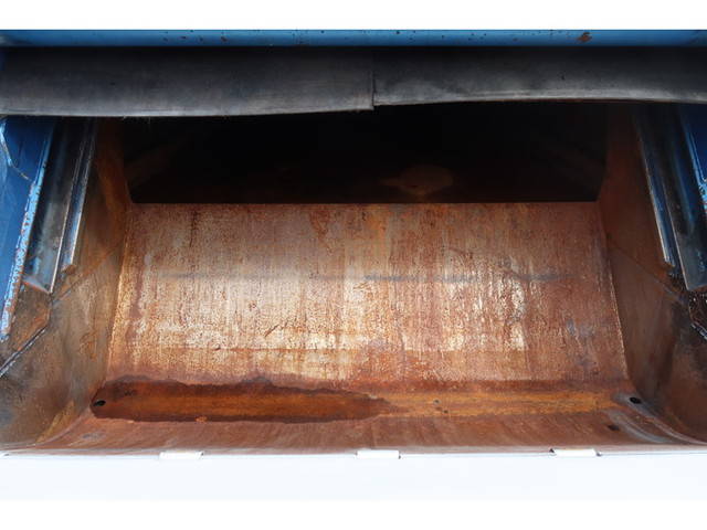 いすゞエルフパッカー車（塵芥車）小型（2t・3t）[写真11]