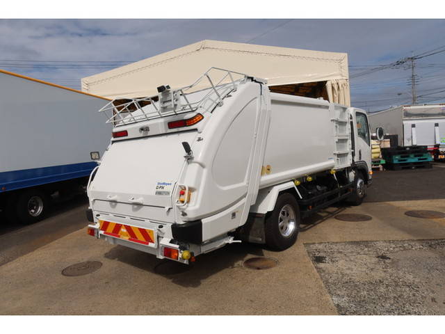 いすゞエルフパッカー車（塵芥車）小型（2t・3t）[写真02]