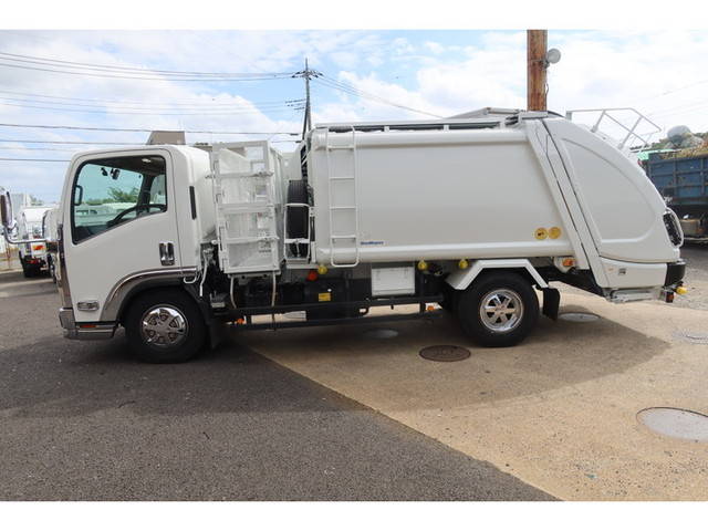 いすゞエルフパッカー車（塵芥車）小型（2t・3t）[写真05]