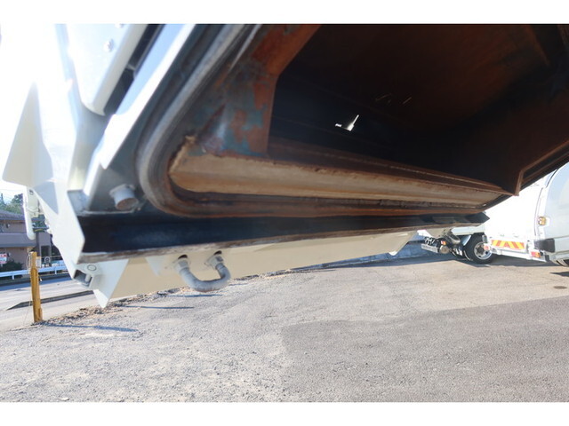 三菱ふそうキャンターパッカー車（塵芥車）小型（2t・3t）[写真15]