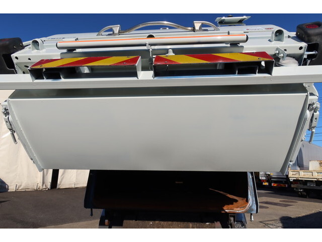 三菱ふそうキャンターパッカー車（塵芥車）小型（2t・3t）[写真16]