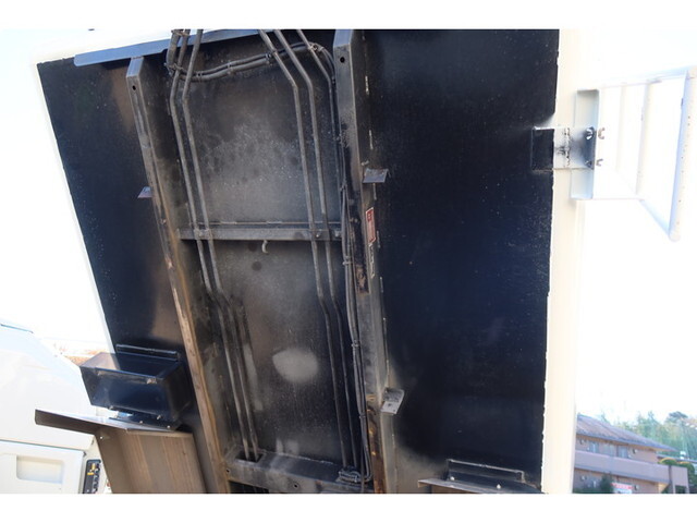 三菱ふそうキャンターパッカー車（塵芥車）小型（2t・3t）[写真20]