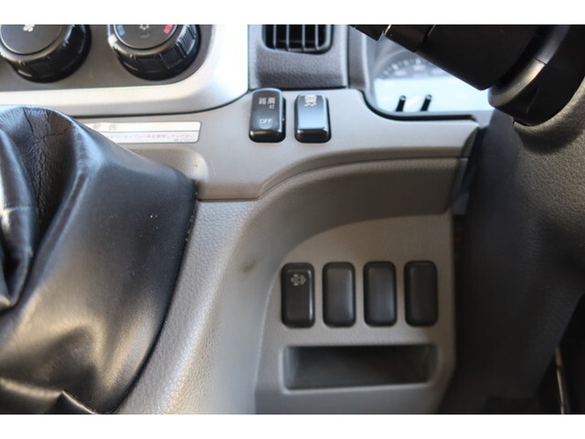 三菱ふそうキャンターパッカー車（塵芥車）小型（2t・3t）[写真38]