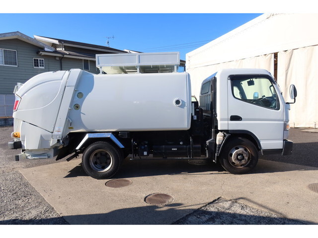 三菱ふそうキャンターパッカー車（塵芥車）小型（2t・3t）[写真05]