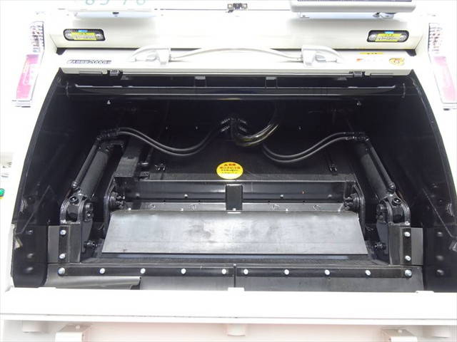 日野デュトロパッカー車（塵芥車）小型（2t・3t）[写真10]