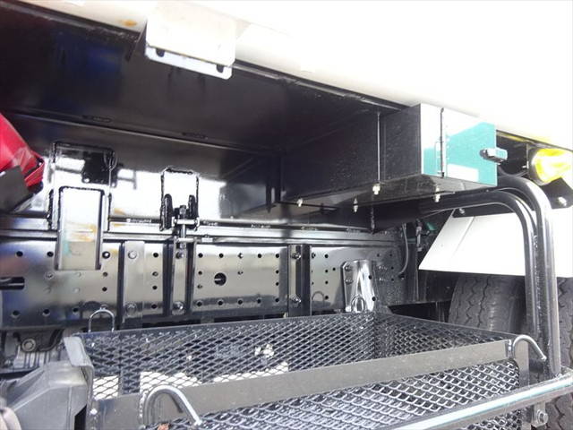 日野デュトロパッカー車（塵芥車）小型（2t・3t）[写真04]