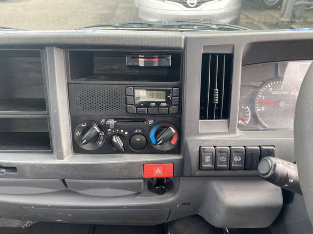 いすゞエルフ平ボディ小型（2t・3t）[写真10]