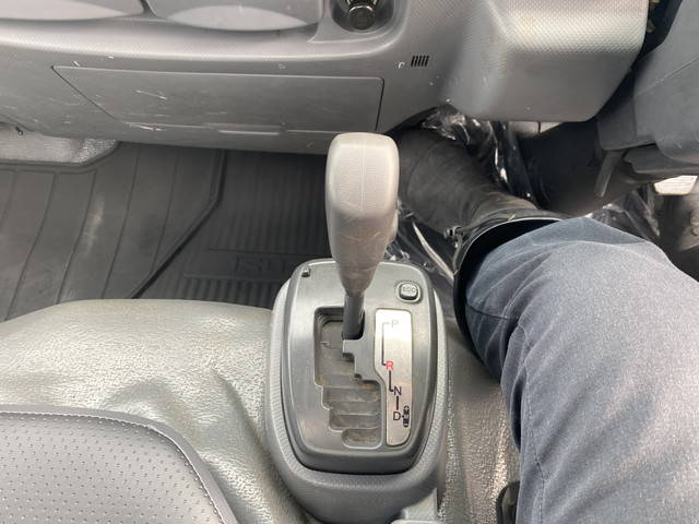 いすゞエルフ平ボディ小型（2t・3t）[写真11]