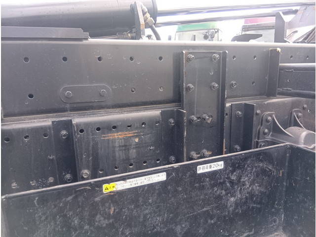 いすゞフォワードコンテナ専用車中型（4t）[写真20]