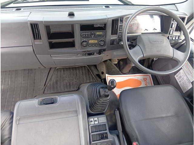 いすゞフォワードコンテナ専用車中型（4t）[写真27]