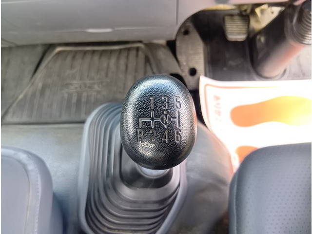 いすゞフォワードコンテナ専用車中型（4t）[写真28]